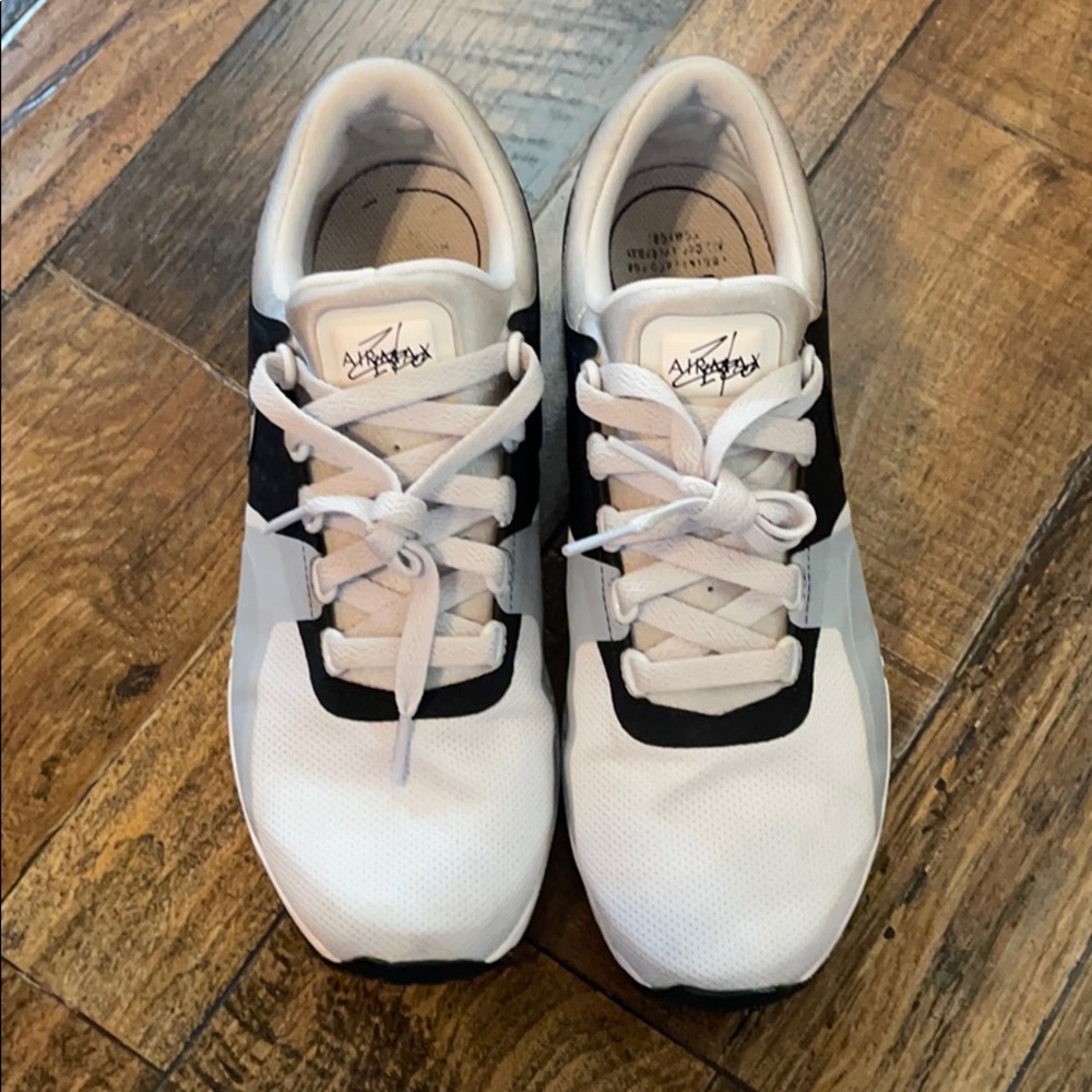 Nike Air Max Zero Essential Sneakers